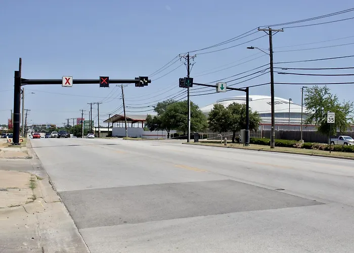 Executive Inn Of Arlington, Near At&T Stadium